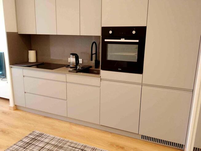 2-pok. w apartamentowcu / garaż / klimatyzacja