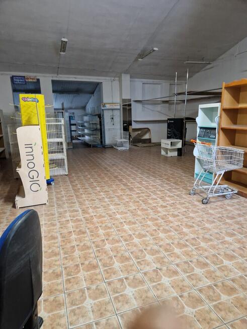 SPRZEDAM NIERUCHOMOŚĆ Z MAGAZYNAMI I BIUREM