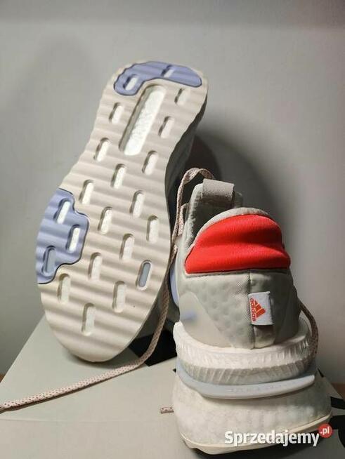 Buty sneakersy Adidas Boost rozmiar 39 1/3 nowe damskie