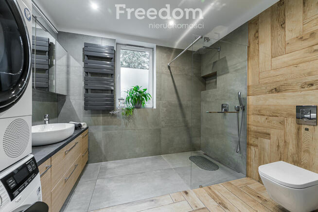 Przestrzeń dla Dwóch Rodzin w Idealnym Otoczeniu