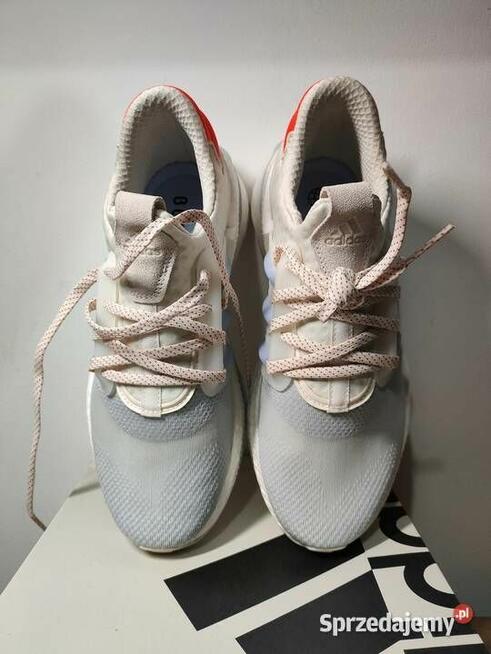 Buty sneakersy Adidas Boost rozmiar 39 1/3 nowe damskie