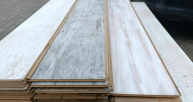 Panel podłogowy z frezem gr. 8mm