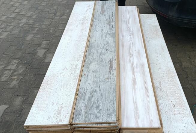 Panel podłogowy z frezem gr. 8mm