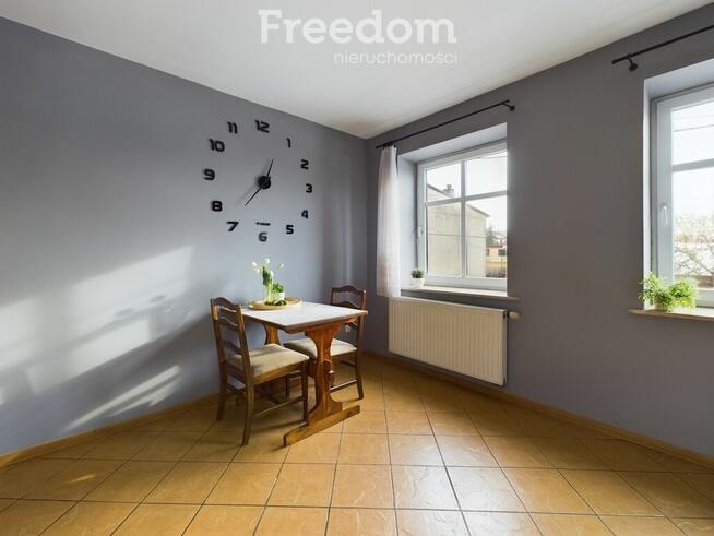 Dwa duże mieszkania i cztery lokale usługowe!