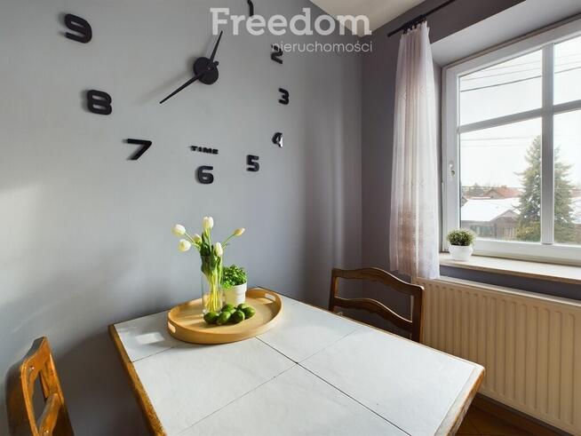 Dwa duże mieszkania i cztery lokale usługowe!