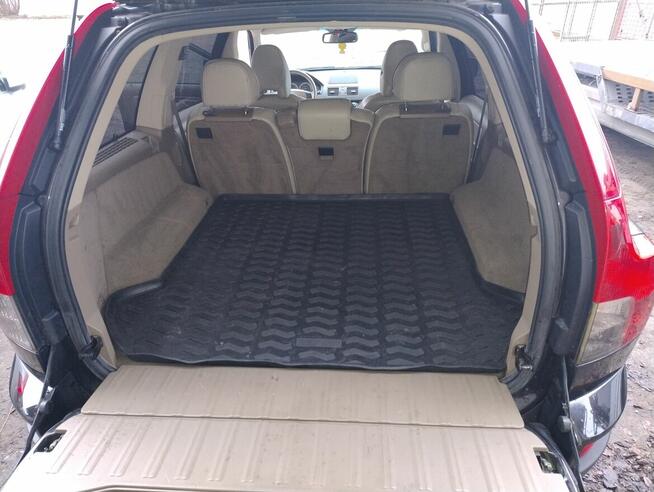 Volvo XC90 D5 AWD summum zamienię