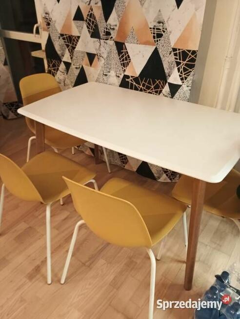 Fotel uszak, stół i 4 krzesla