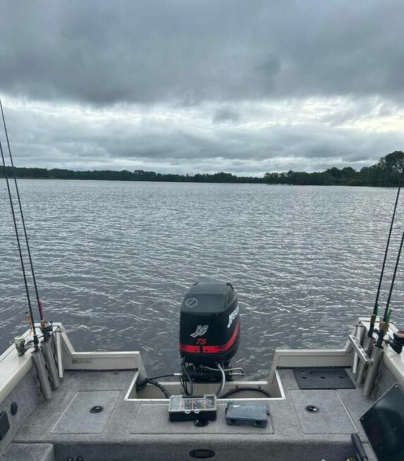Stojak na wędki do łódki