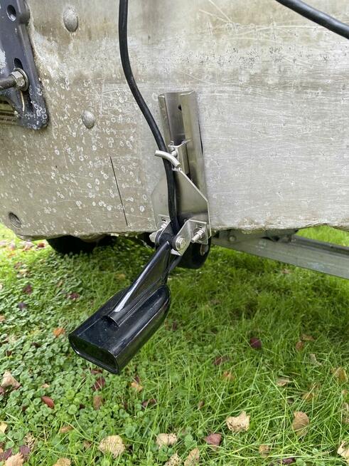 Stojak na wędki do łódki