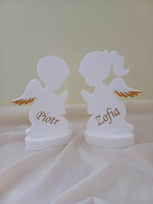 Aniołek klęczacy z imieniem dekoracja Pierwsza Komunia