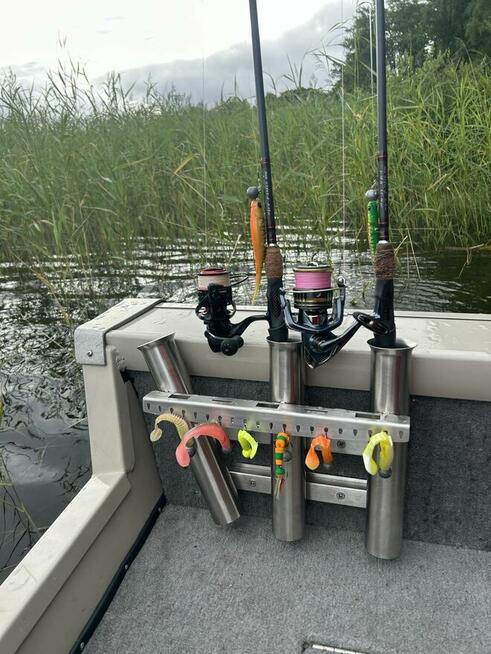 Stojak na wędki do łódki