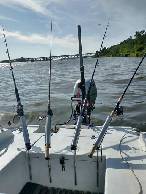 Stojak na wędki do łódki