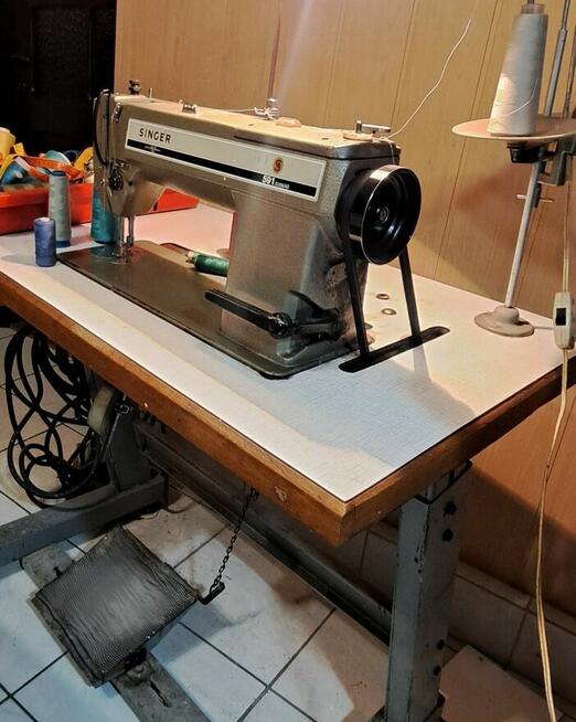 Profesjonalna maszyna do szycia.