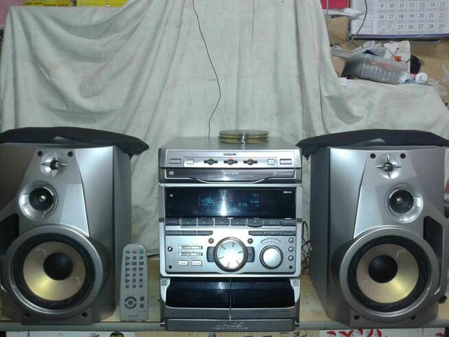 Wieża SONY z głośnikami i pilotem cały komplet stan idealny