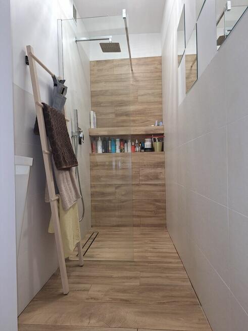 Dwupoziomowe z balkonem, kominek, klimatyzacja