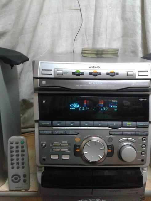 Wieża SONY z głośnikami i pilotem cały komplet stan idealny