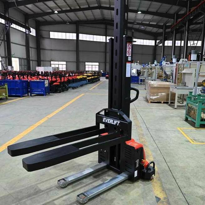 NOWOŚĆ -wózek widłowy do rozładunku bez windy udźwig 1.3 T