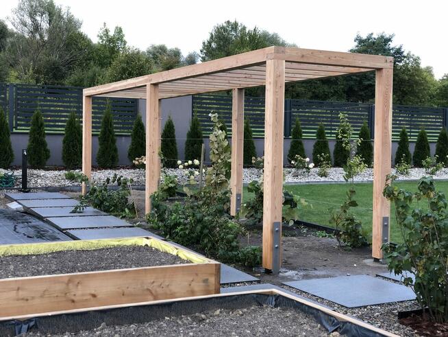 Ogród / trawnik z rolki / trawnik