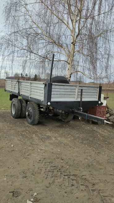 Przyczepa/przyczepka na bliźniakach szczelna 8