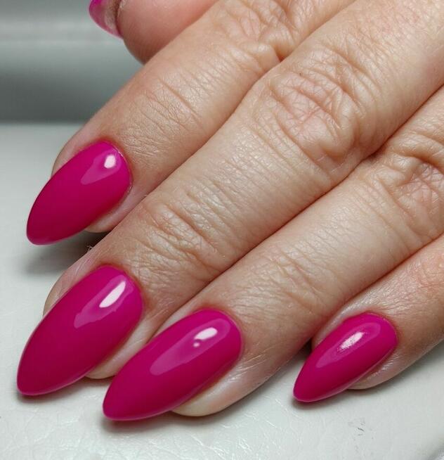 Stylizacja rzęs, brwi, paznokci, pedicure