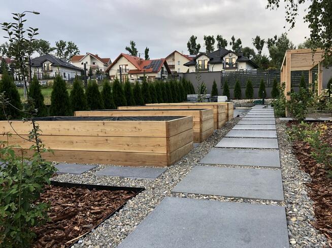 Ogród / trawnik z rolki / trawnik