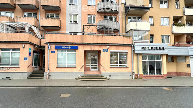 Lokal handlowo-usługowy w centrum miasta.
