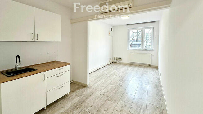 Lokal handlowo-usługowy w centrum miasta.