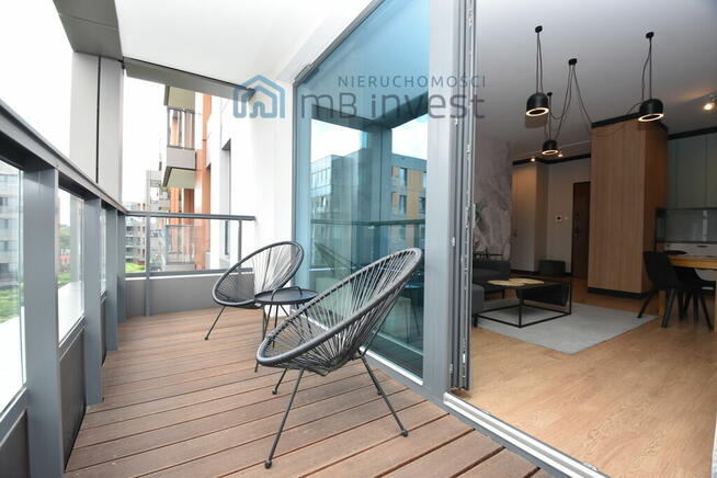 Słoneczny apartament z widokiem na Motławę