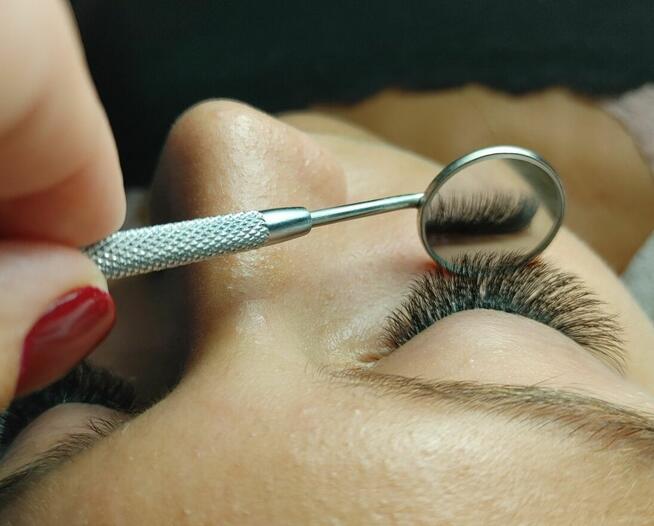 Stylizacja rzęs, brwi, paznokci, pedicure