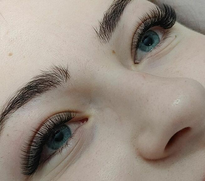 Stylizacja rzęs, brwi, paznokci, pedicure