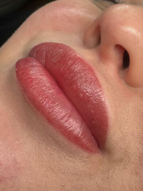 Usta permanentne modelka nowe kolorki Katowice