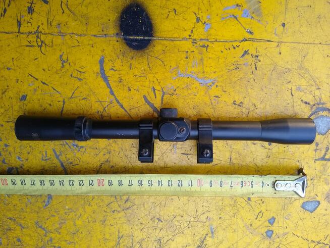 Luneta celownicza Gamo 4 X 20 do karabinka, 45 zł.