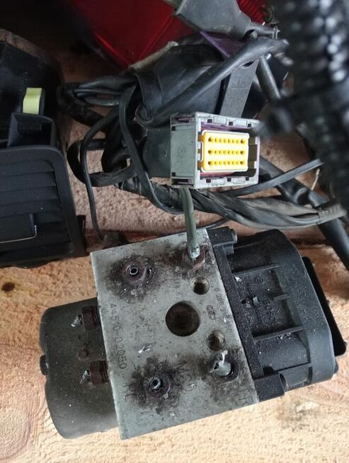 Lampy przednie toyota corolla 2002rok