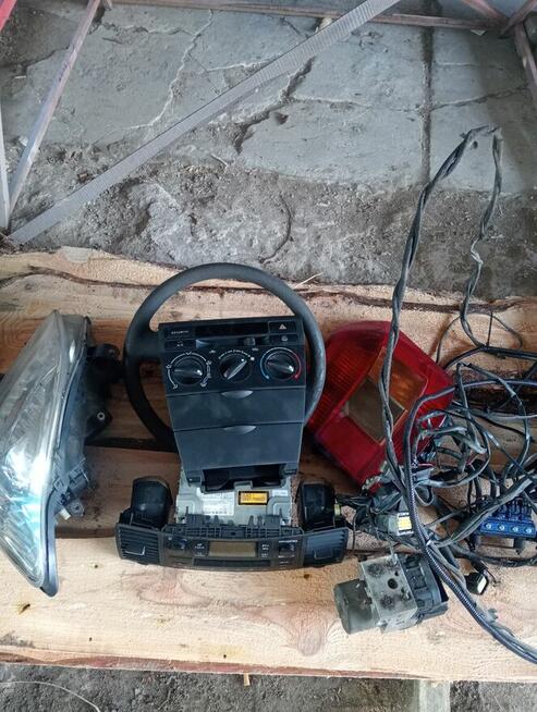 Lampy przednie toyota corolla 2002rok