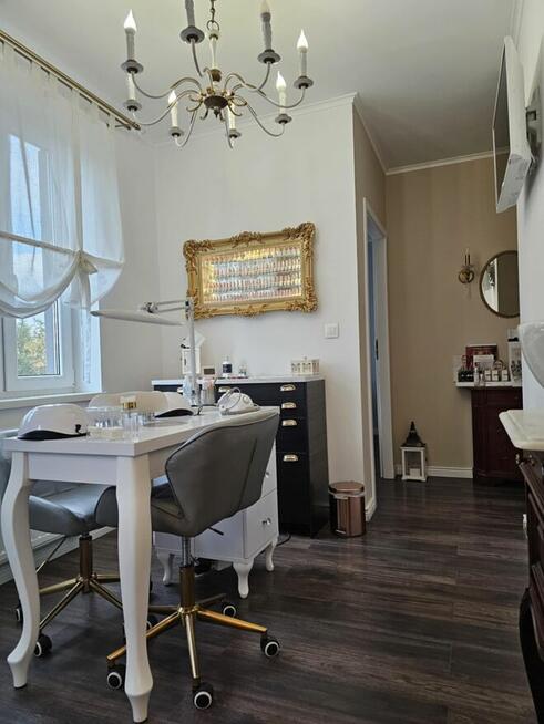 Stylistkę paznokci - zatrudnimy
