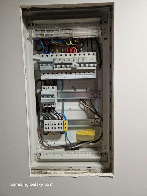 USŁUGI REMONTOWO BUDOWLANE .