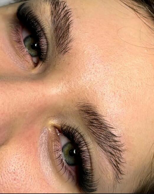 Przedłużanie rzęs / modelowanie ust