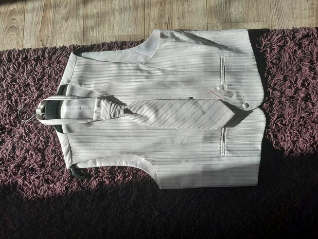 Kamizelka ślubna (54) + musznik + wypustka