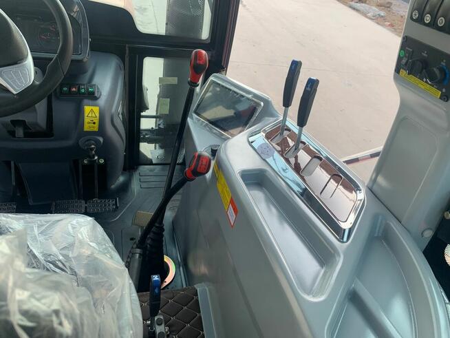 Nowy ciągnik rolniczy 75KM 4x4 Euro 5,klima, LED