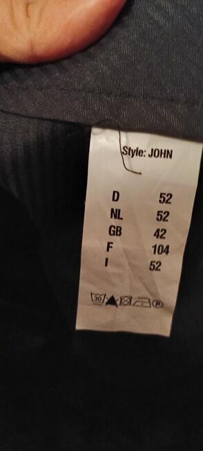 Wyprzedaż, ubrania, buty narciarskie, łyżwy, butla na soki