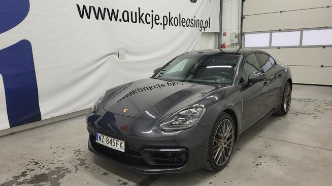 Porsche Panamera 4 Platinum Edition