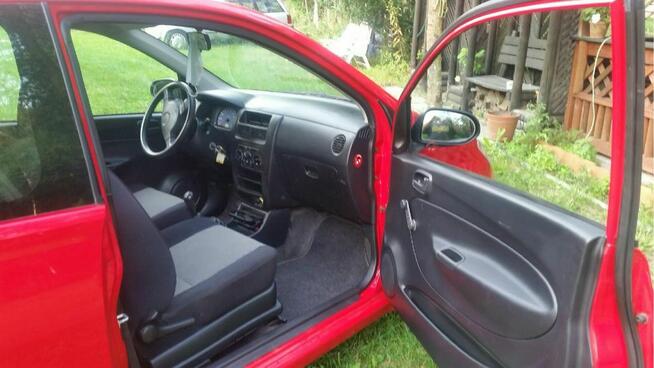 auto miejskie Daihatsu Cuore z oszczędnym silnikiem Toyoty