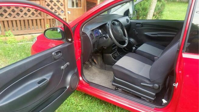 auto miejskie Daihatsu Cuore z oszczędnym silnikiem Toyoty