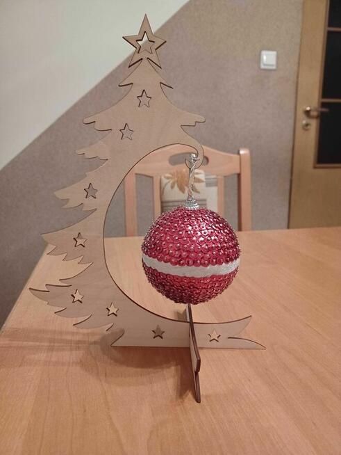 Piękna bombka cekinowa