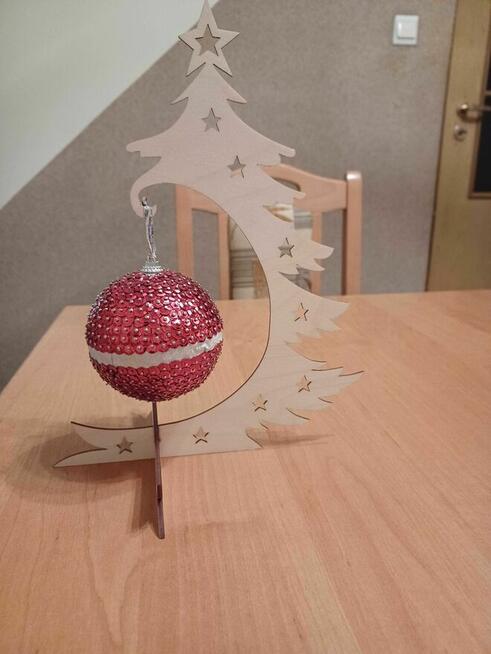 Piękna bombka cekinowa