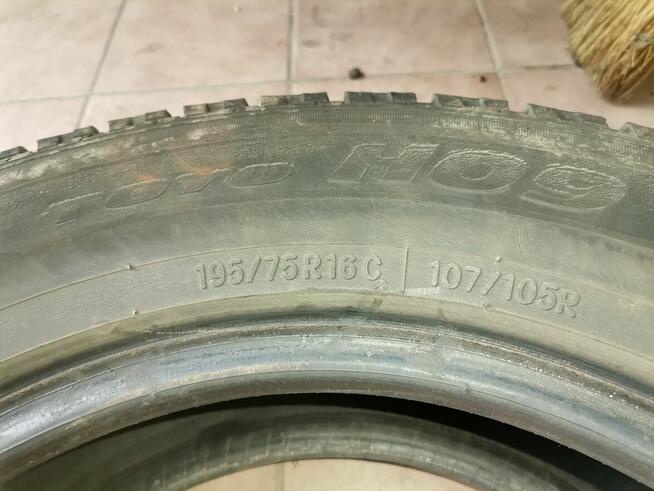 Opony zimowe wzmacniane 195/75 R16C TOYO H09