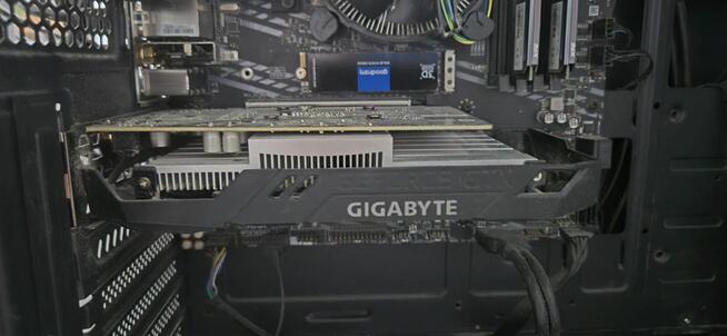 Komputer stacjonarny dla gracza