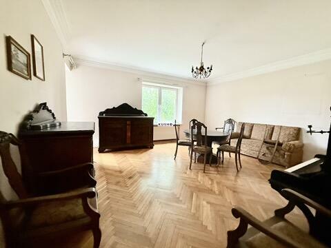 Dom Warszawa Włochy, Włochy