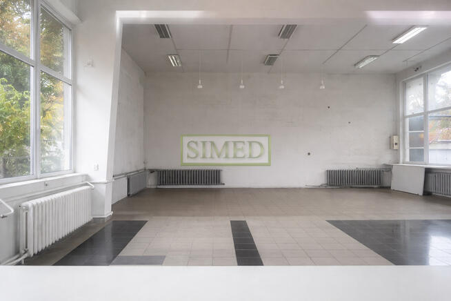 Parter , witryny ,parking , wysokość 4,5m ,reklama