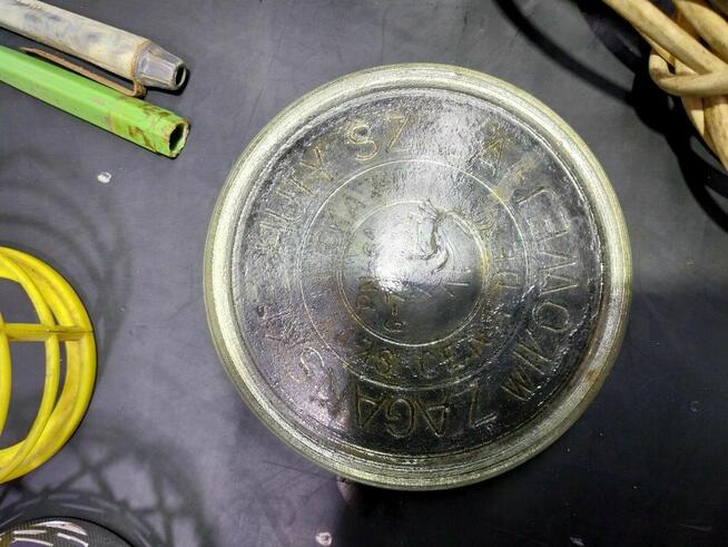 Zabytkowe przedmioty PRL KOMUNA dzbanek koło wózka lokówka